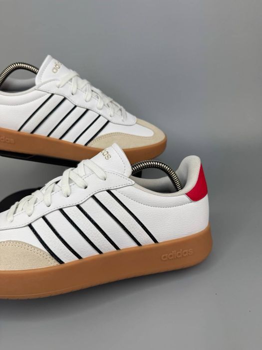 Кросівки Adidas Barreda