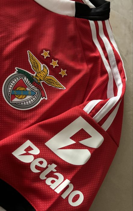 Camisola principal/alternativa do Benfica 25/26