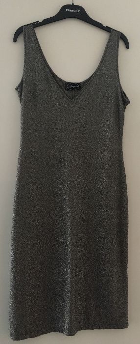 Vestido cinza de Lamé