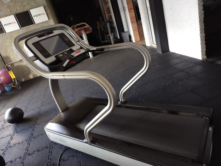 Bieżnia Startrac profesjonalna.