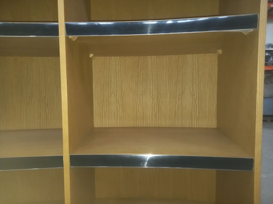 Стелажі з Фанери
