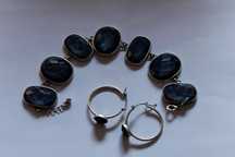 Pulseira e Brincos (conjunto) sem uso com caixa