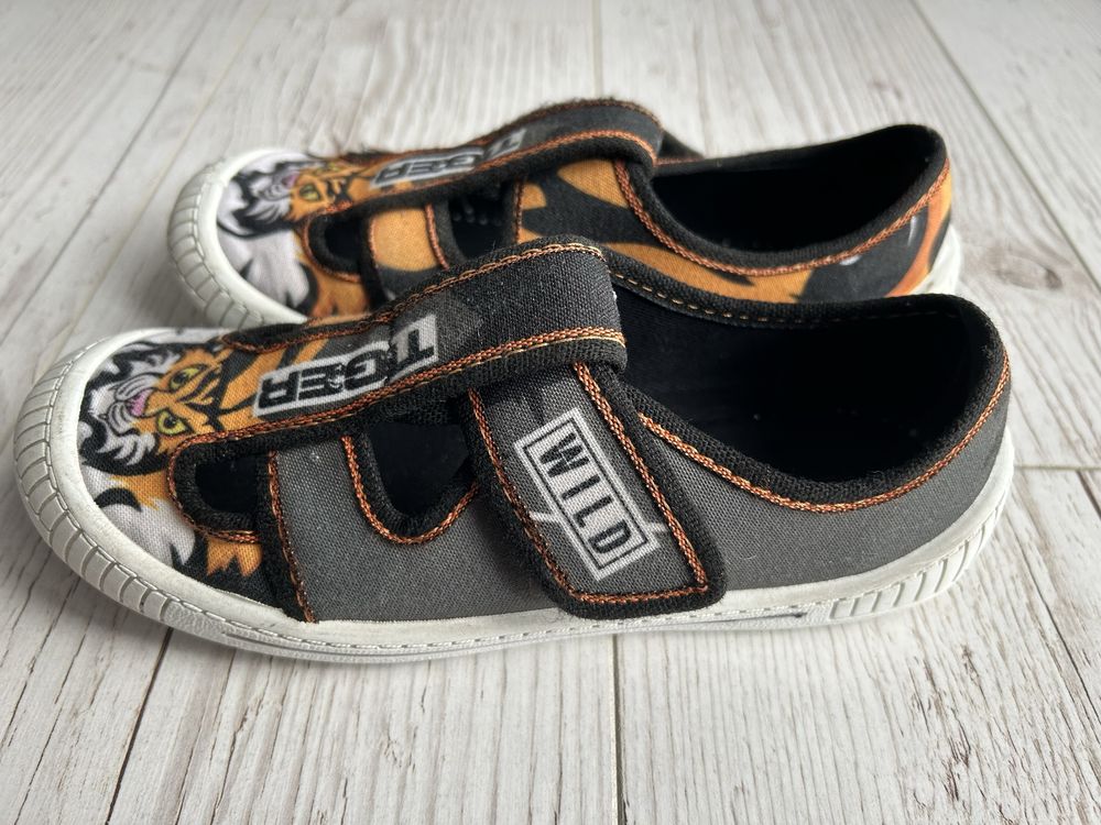 Buty -kapcie na zmianę r.32