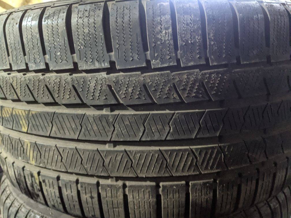 265/40R18 Continental