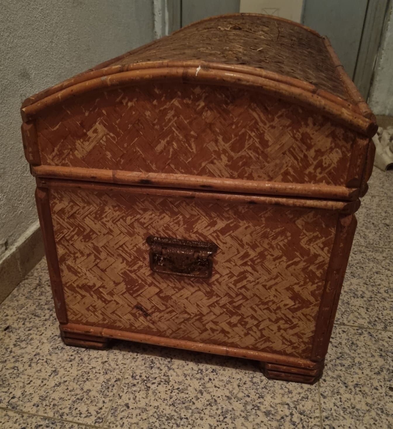 Baú em Madeira para restauro medidas nas fotos