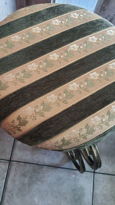 Stołek taboret podnużek stylowy