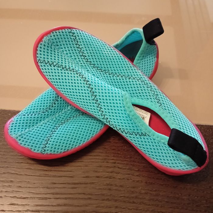Buty do pływania dziewczęce prawie nowe Decathlon r.28/29