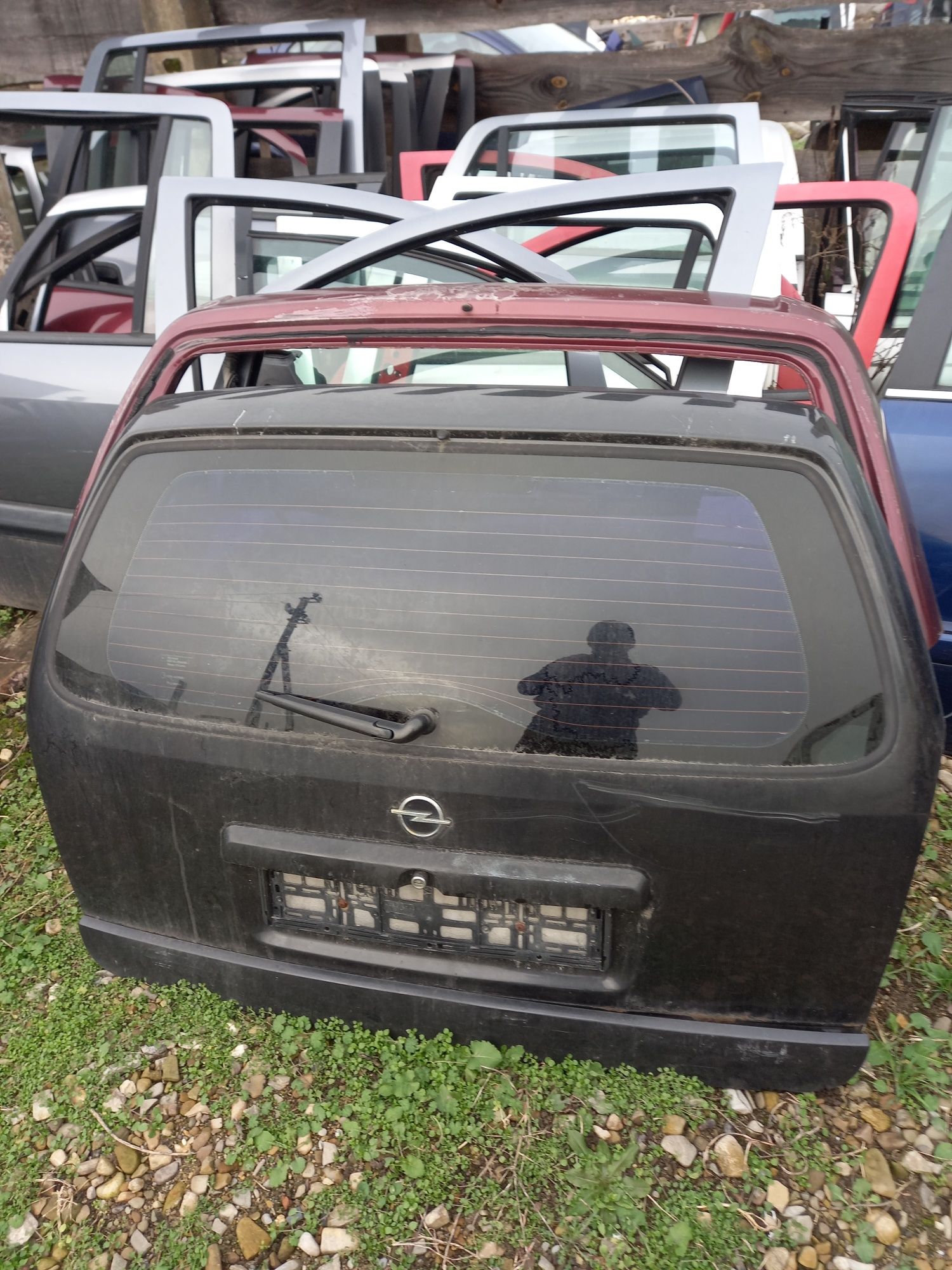 скло кришки багажника хечбек Opel Vectra C