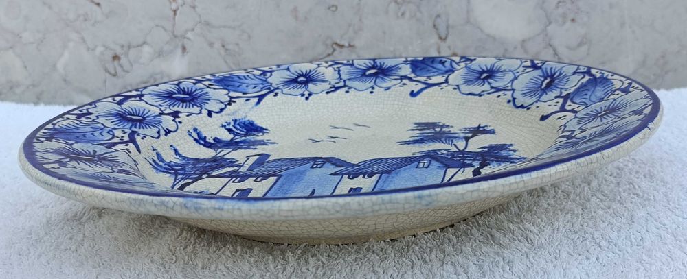 Prato faiança pintado a mão em azul decorativo
