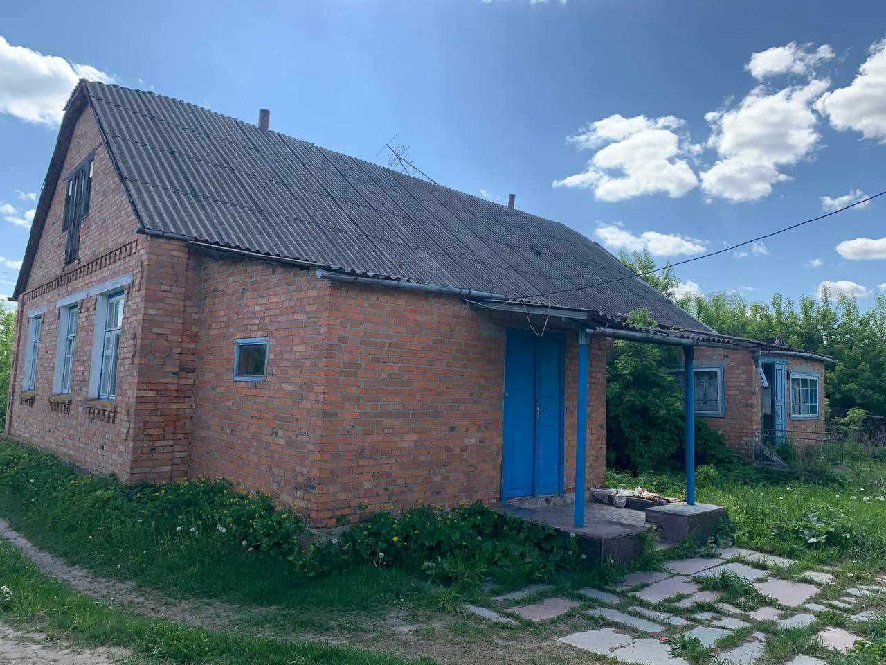 Продам будинок в смт Черняхів