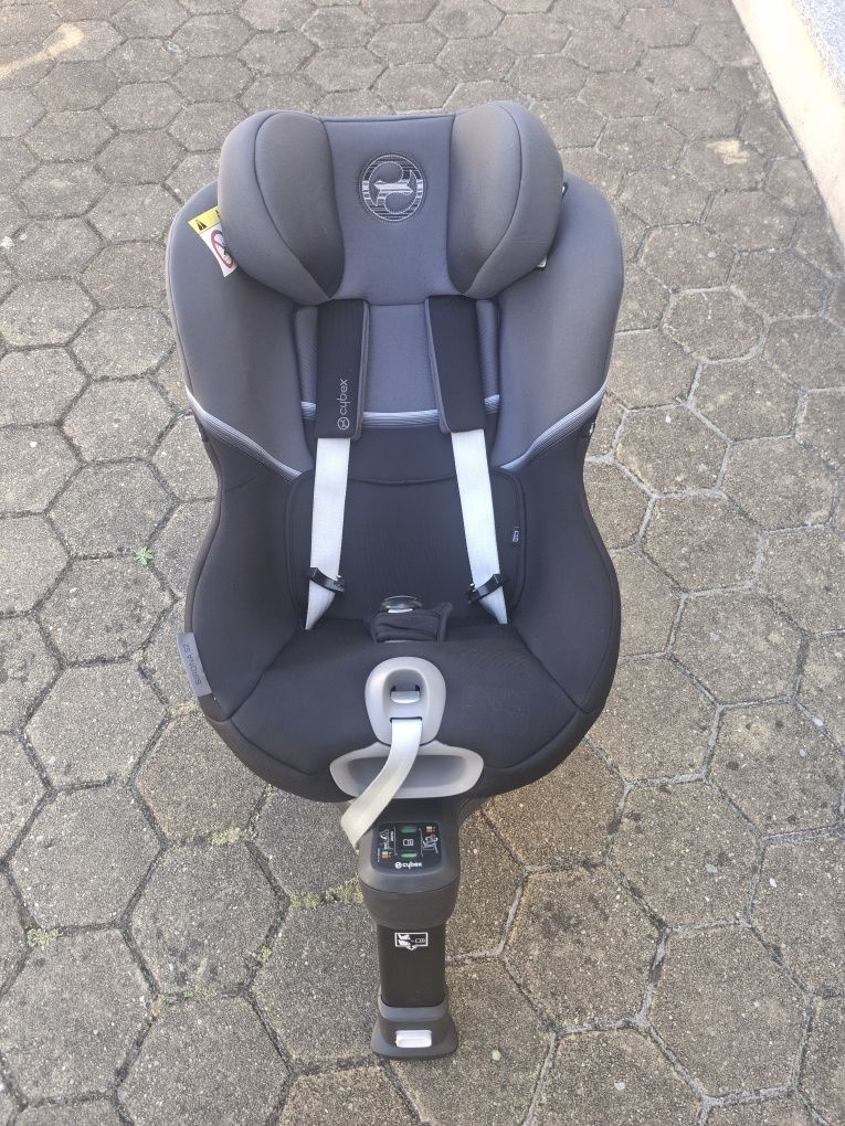 Cadeira rotativa Cybex Sirona S2.