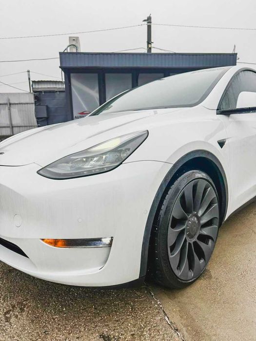 Tesla model Y Performance 2022