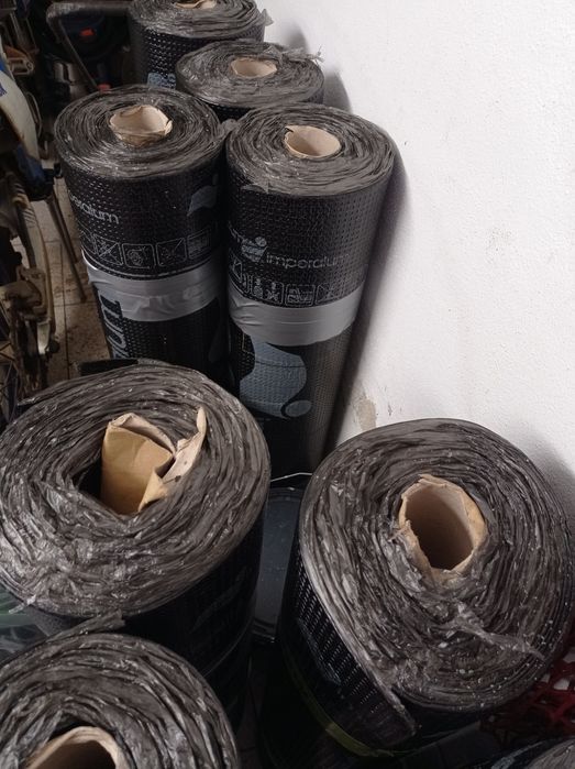 Vendo Tela asfáltica nova.