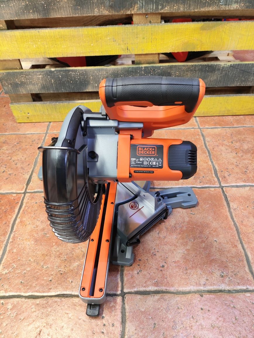 Пила торцовочная сетевая BLACK+DECKER BES700/216мм/XPS/1.6кВт/гар2/Дне