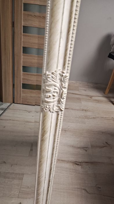 Piękne lustro do salonu