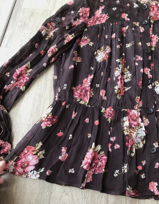 Camisa castanha com flores (Massimo Dutti, tamanho 42)