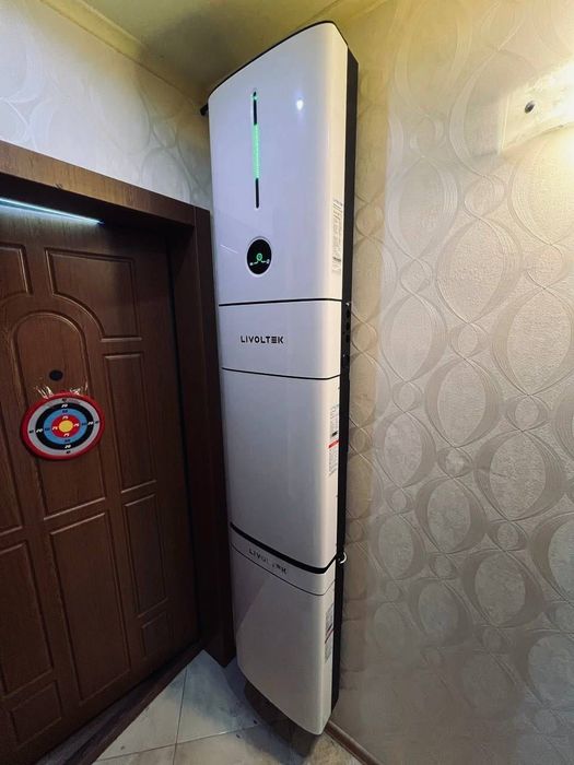 Установка, підключення, налаштування інверторів та акумуляторів.