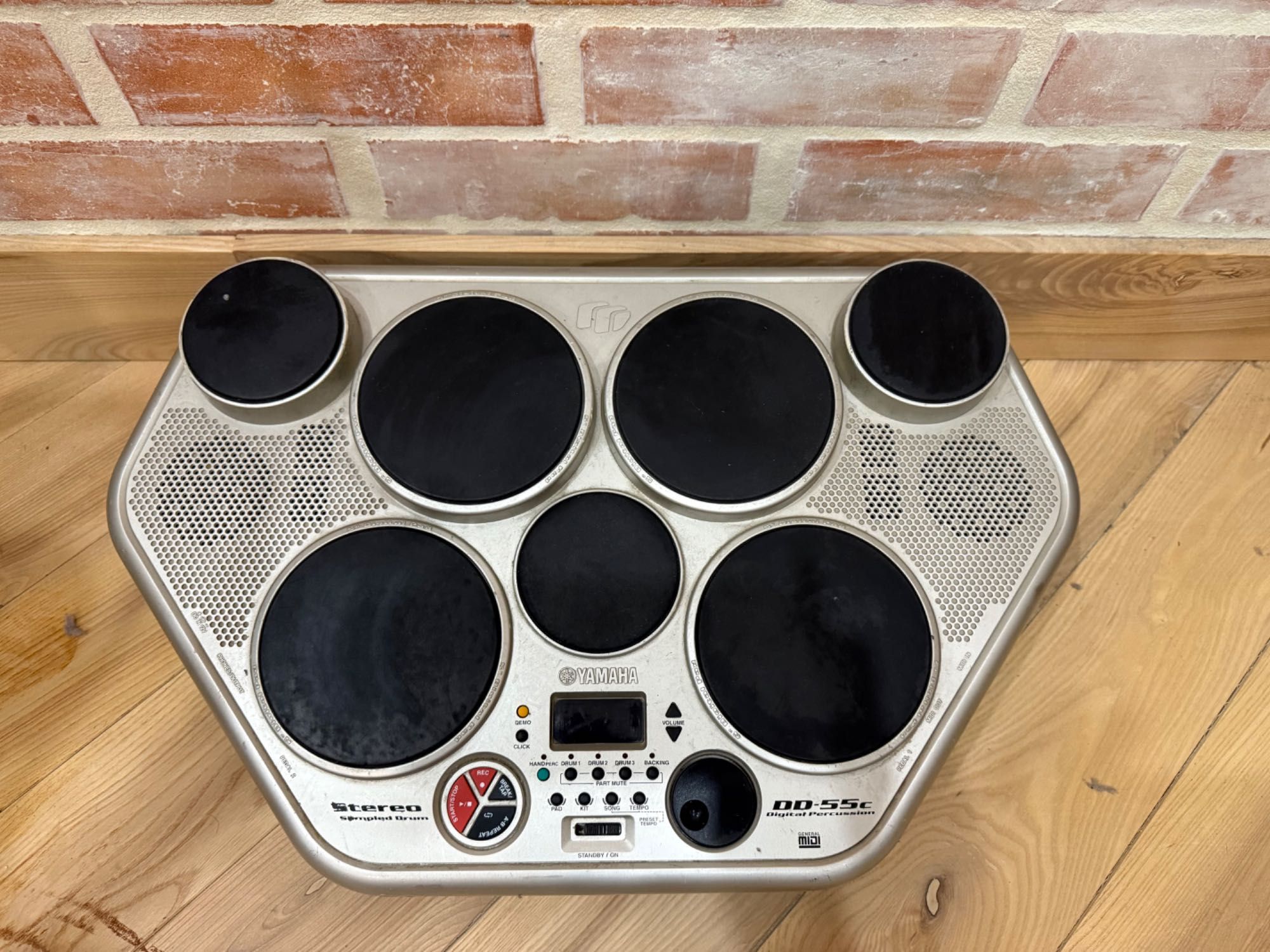 Продам електронну барабанну установку Yamaha DD-55C Digital Percussion