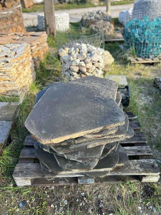 Czarne Płyty Kamienne Bazaltowe Ścieżkowe Owalne do Ogrodu Łupek