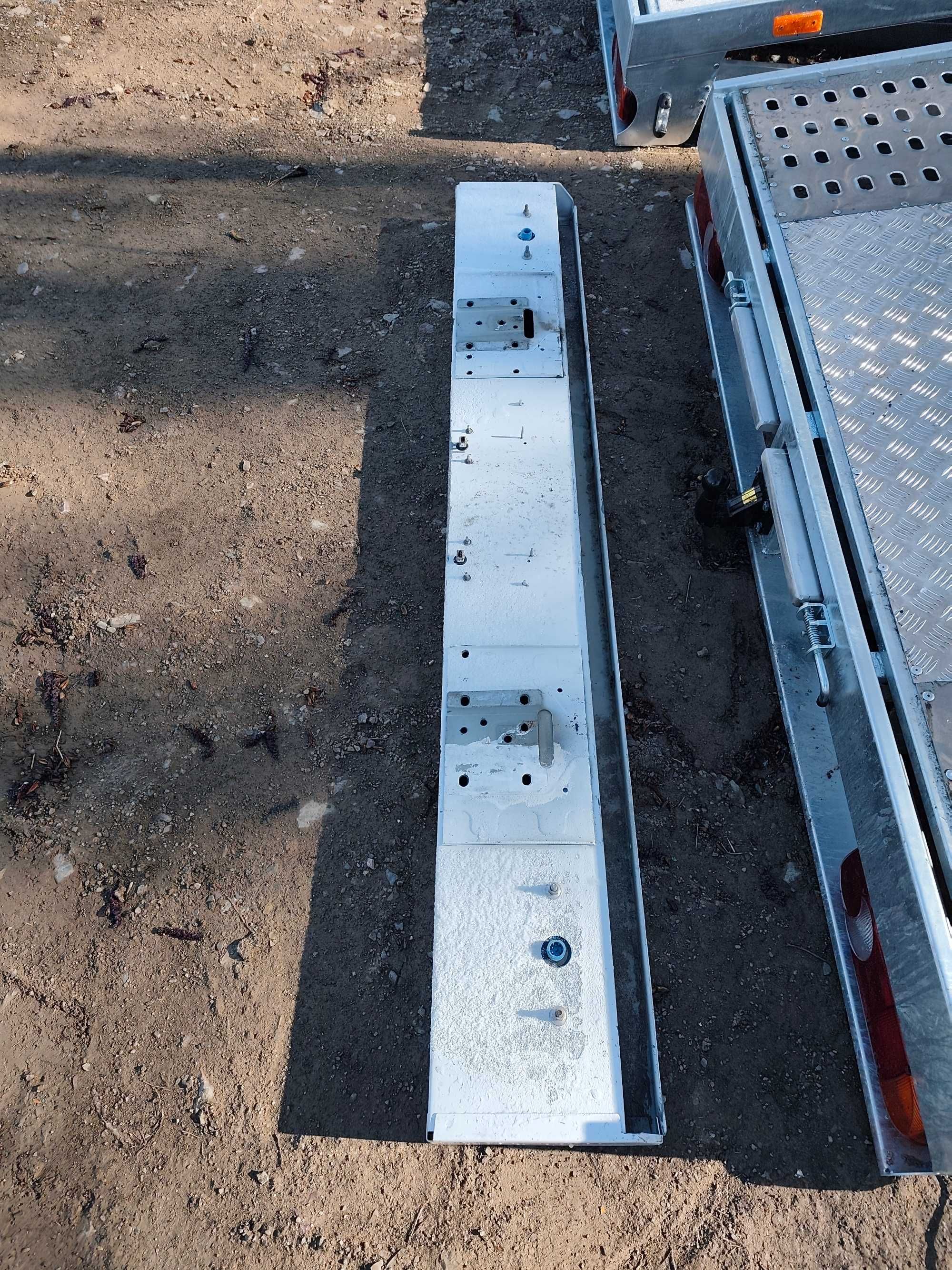Renault Master III belka tylna kompletna z lampami