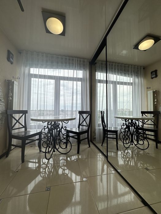 1-к на Ентузіастів