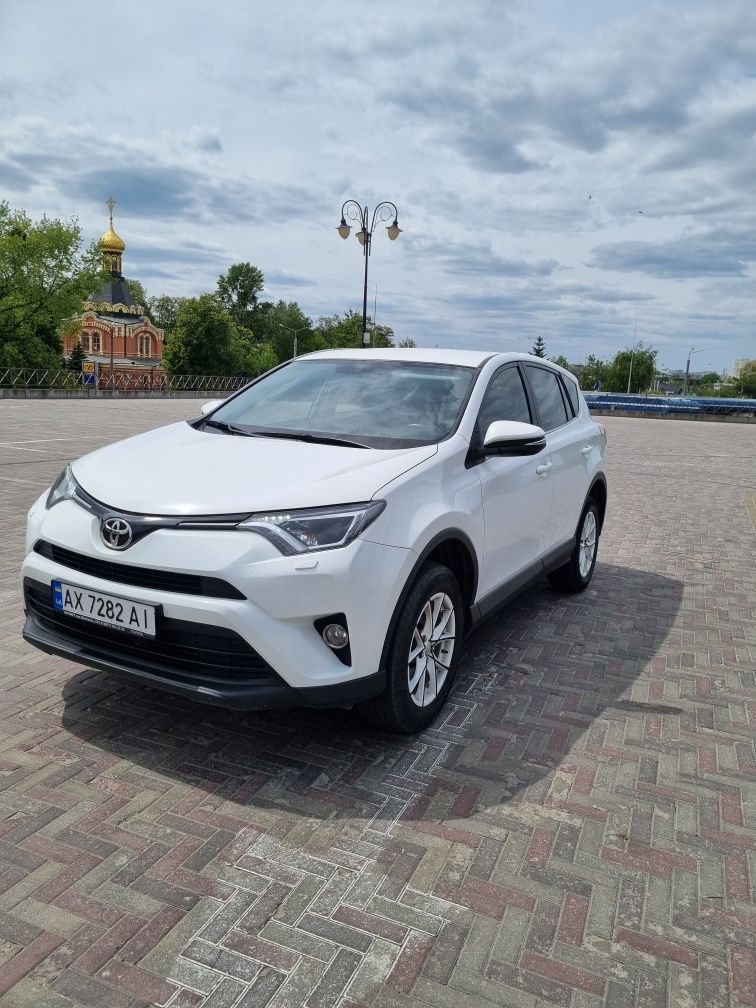 Продам  Toyota RAV4 2017