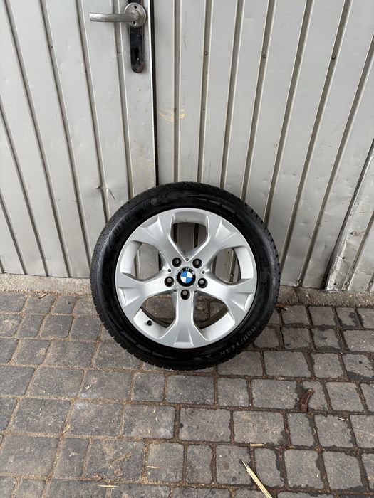 Komplet kół z oponami zimowymi z BMW X1 225/50R17