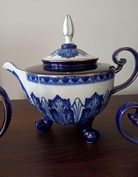 Kobaltowo-biały porcelanowy zestaw