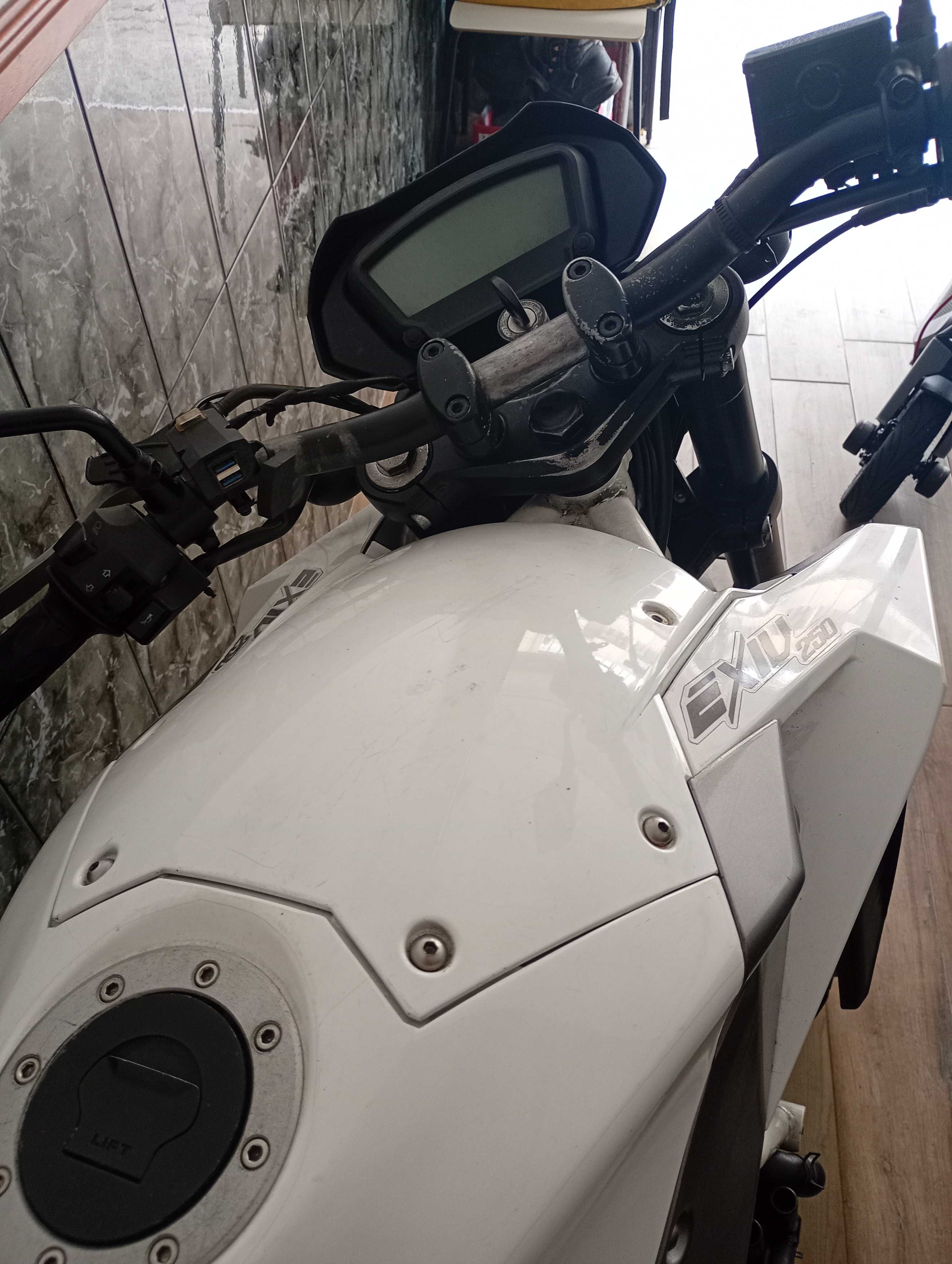 Moto Hyosung GD250