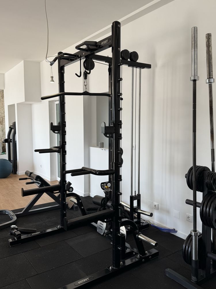Power Rack Multifunção – Excelente Estado