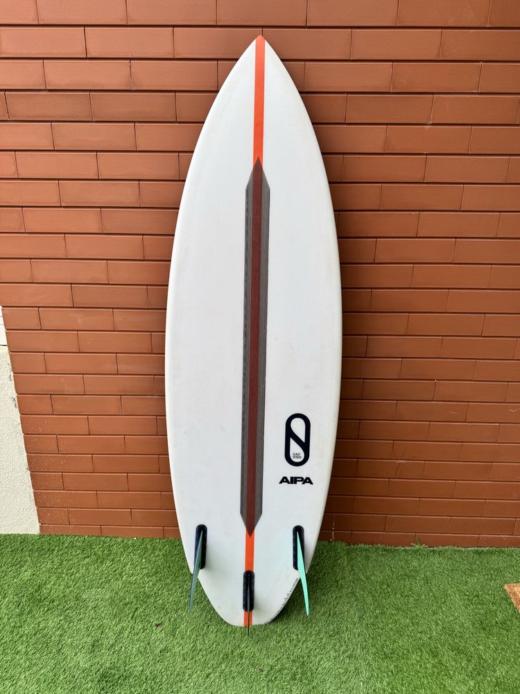 Prancha de surf 5’8 Slater Designs/ Akila Aipa model Flat Earth