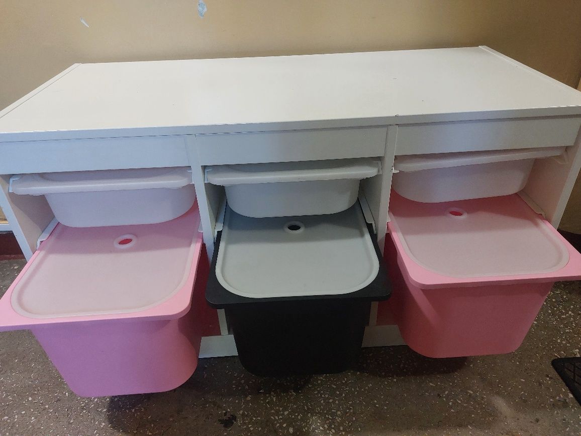 Regał Ikea Trofast + 6 pojemników