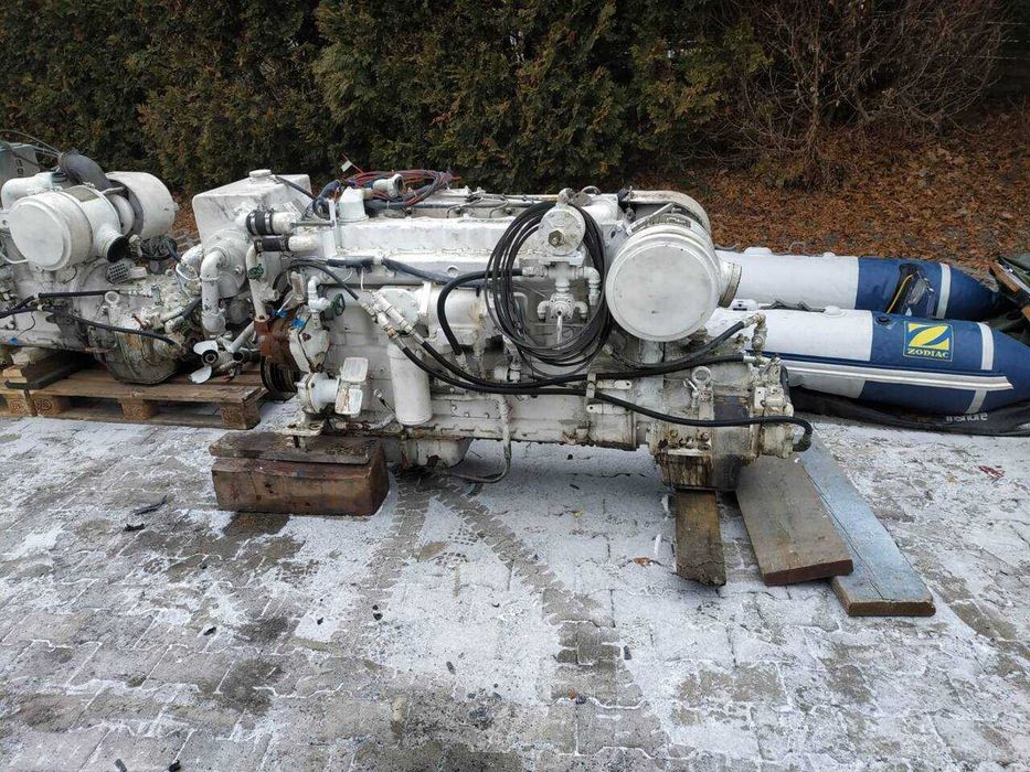 Silnik stacjonarny CAT D333 210KM diesel z przekładnią MG509