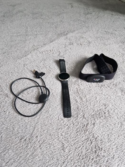 Zegarek sportowy Polar z ładowarką i pasem