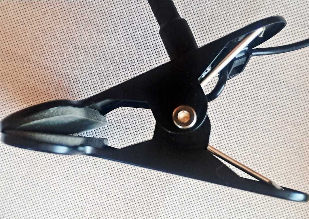 Lampka biurkowa książkowa led trzy barwy światła klips USB Czarna