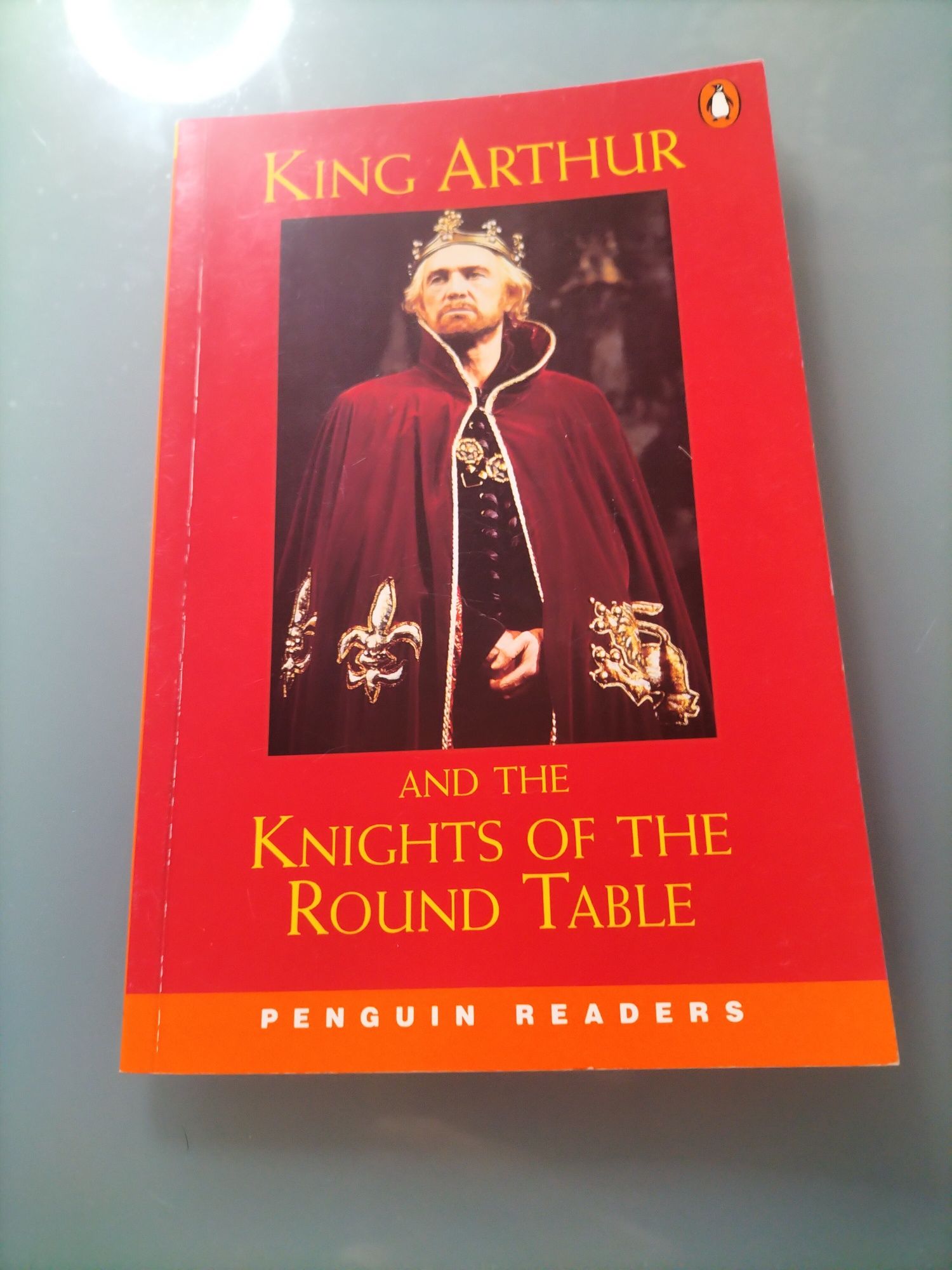 Książeczka po angielsku King Arthur and the Knights od the round table