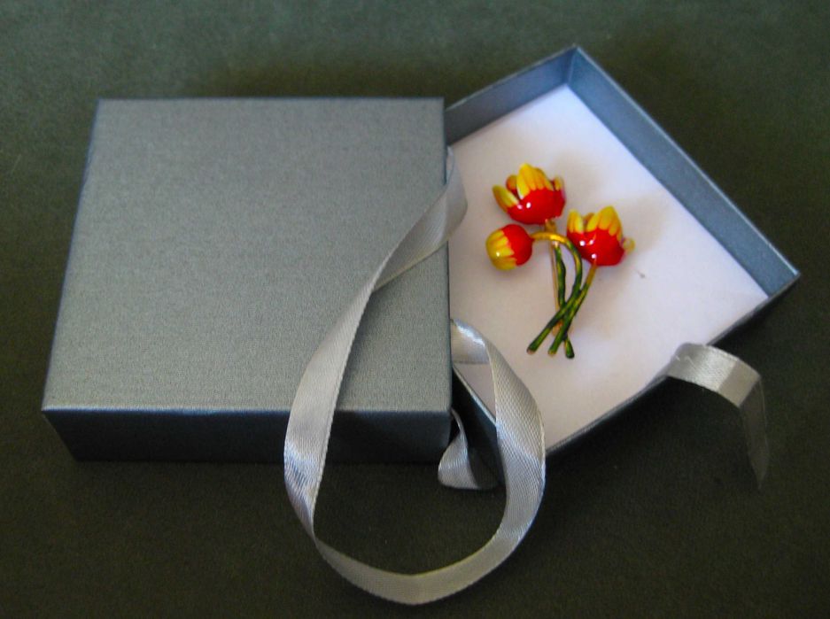 Alfinete / Broche / Pregadeira Tulipas NOVO