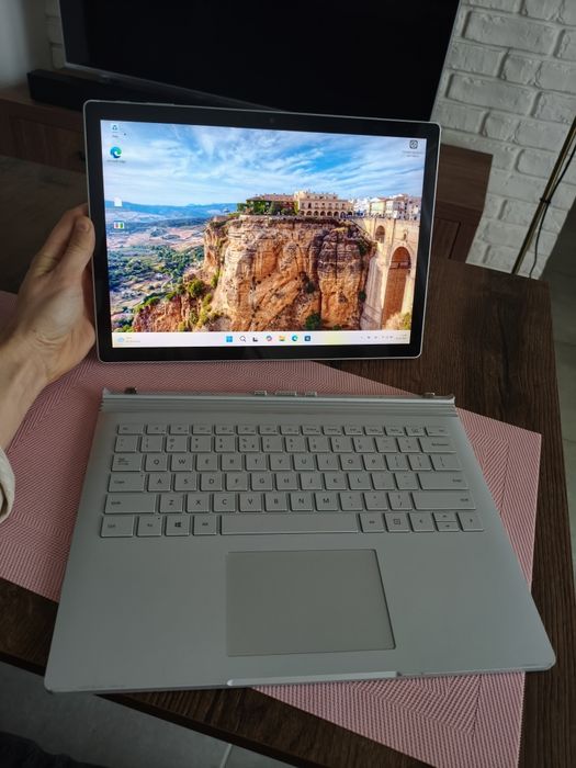 Laptop Microsoft Surface Book 2 i7 16/512gb GTX 1050 odczepiana klawia