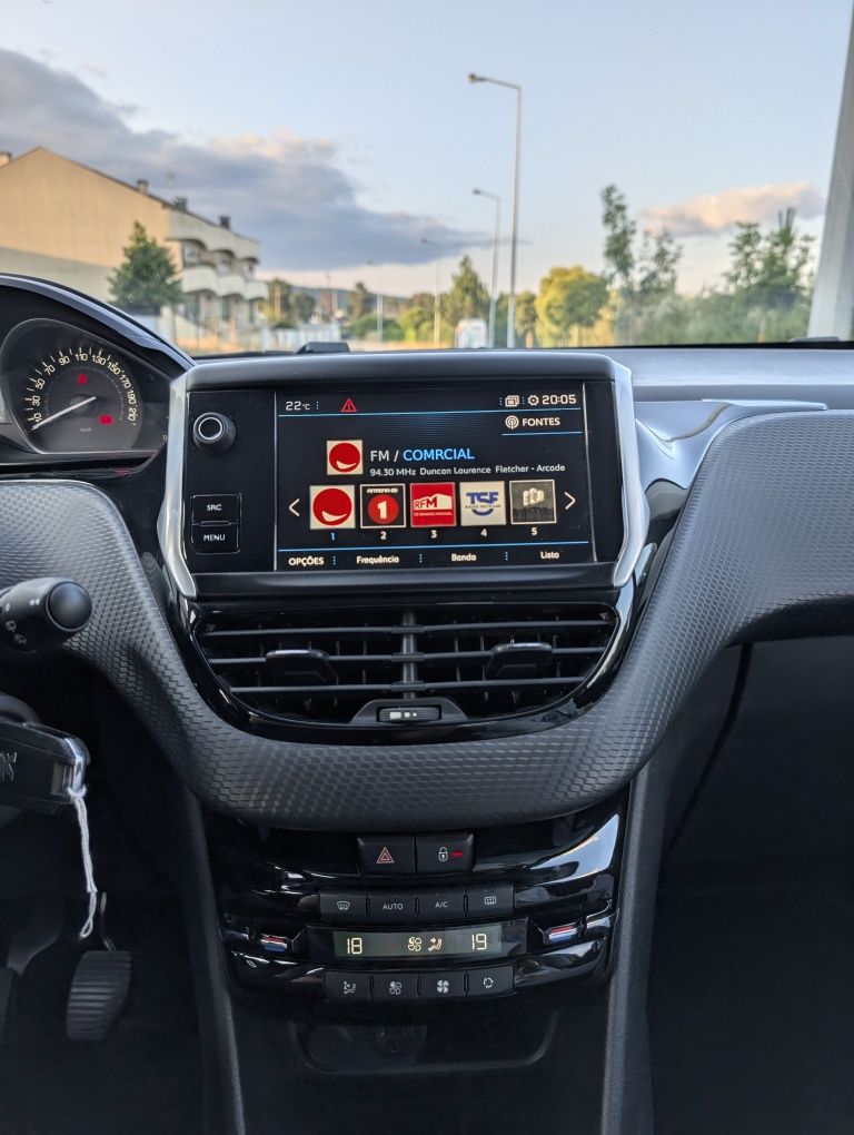 Peugeot 208 1.6Hdi Allure 100cv