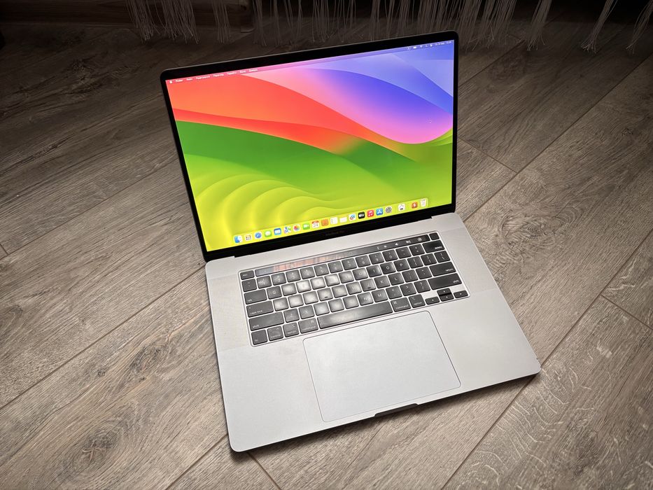 MacBook Pro 16'' 2019 A2141 (i7/16/512)