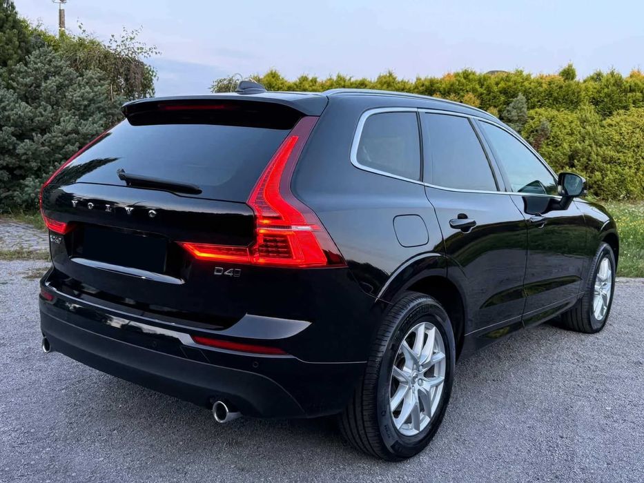 Volvo XC 60 D4 AWD Momentum      2018