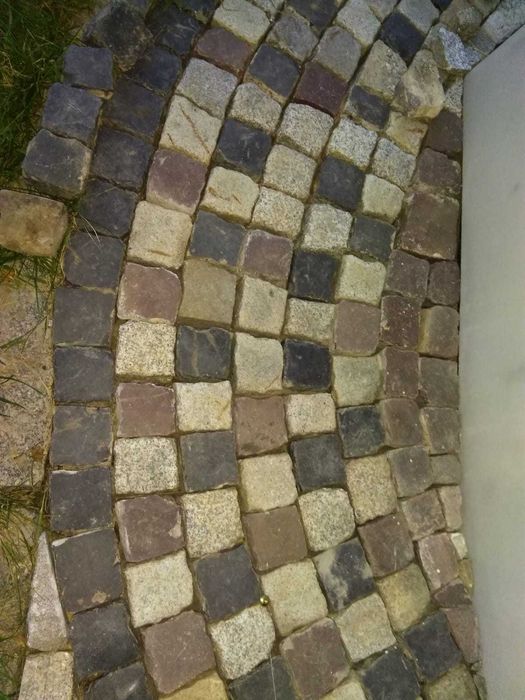 Kostka granitowa rozna
