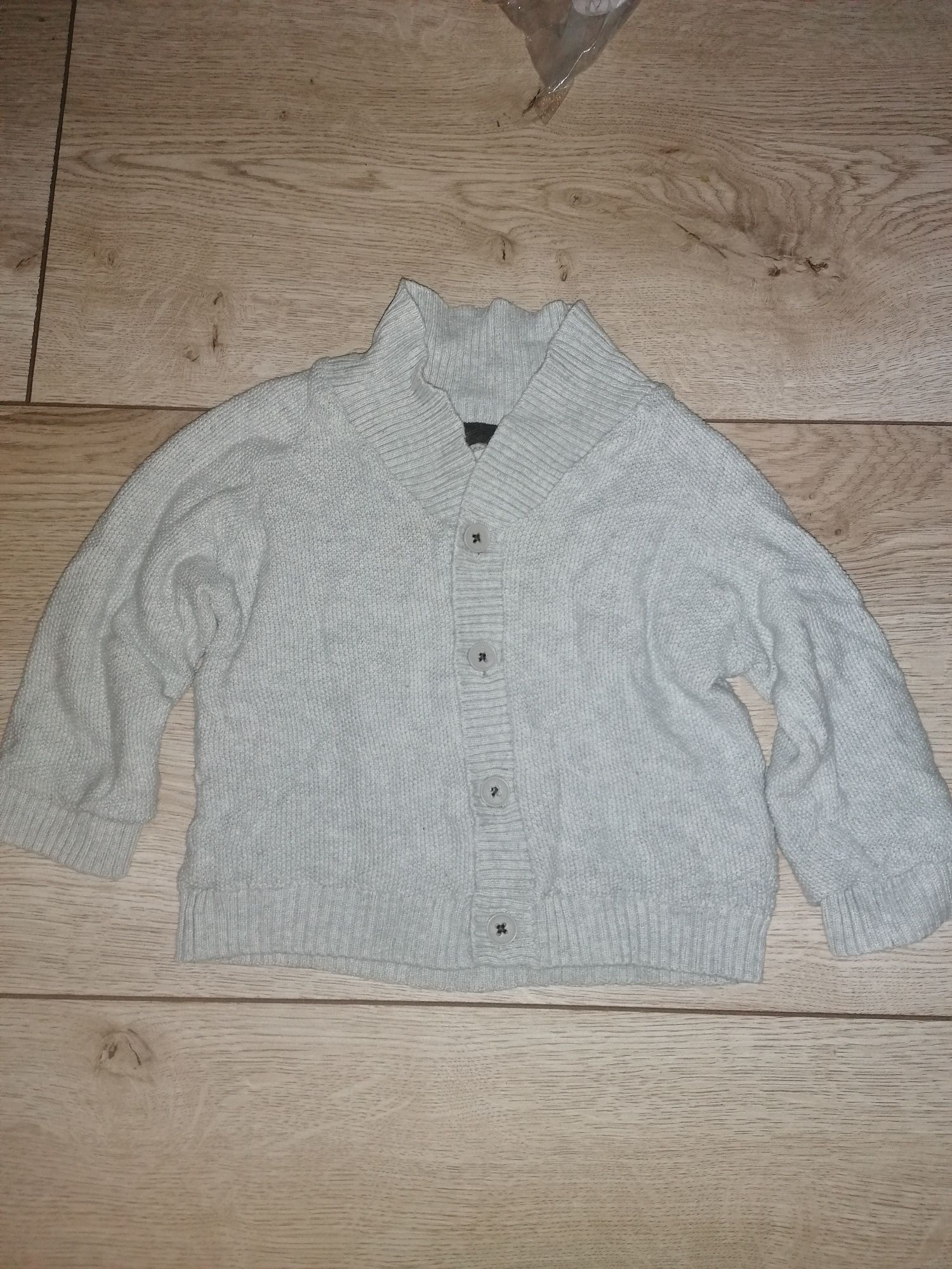 Szary rozpinany sweter Smyk 74