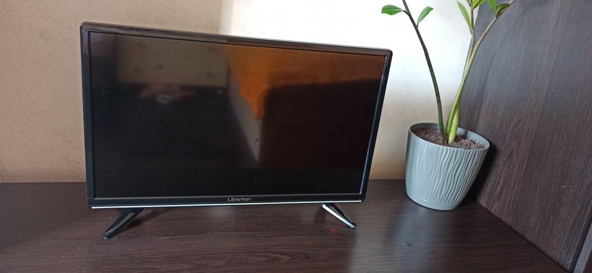 Телевизор LIBERTON D-LED 2216 DBT2 діагональ 22" (55 см)