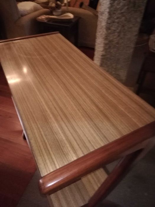 Mesa anos 50/60, de utilização variada