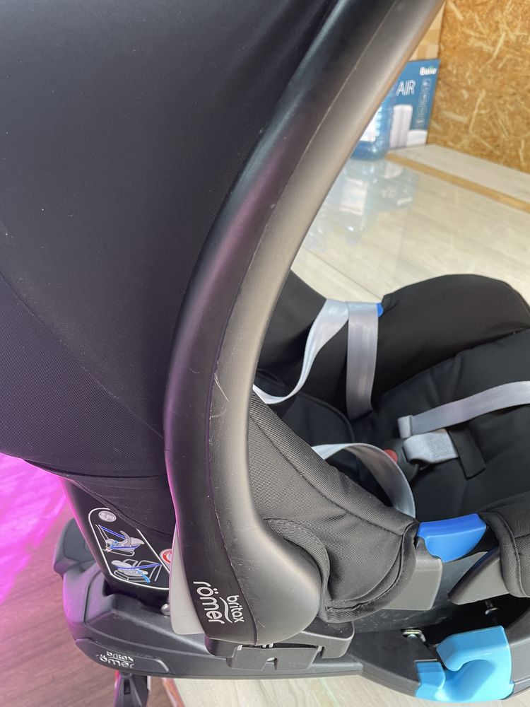 Автокрісло Baby Safe Britax Römer з базою