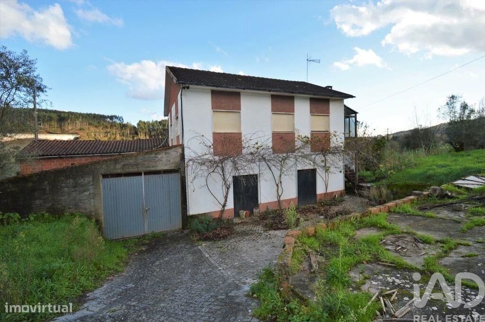 Casa / Villa T3 em São Miguel, Santa Eufémia e Rabaçal de 240,00 m2