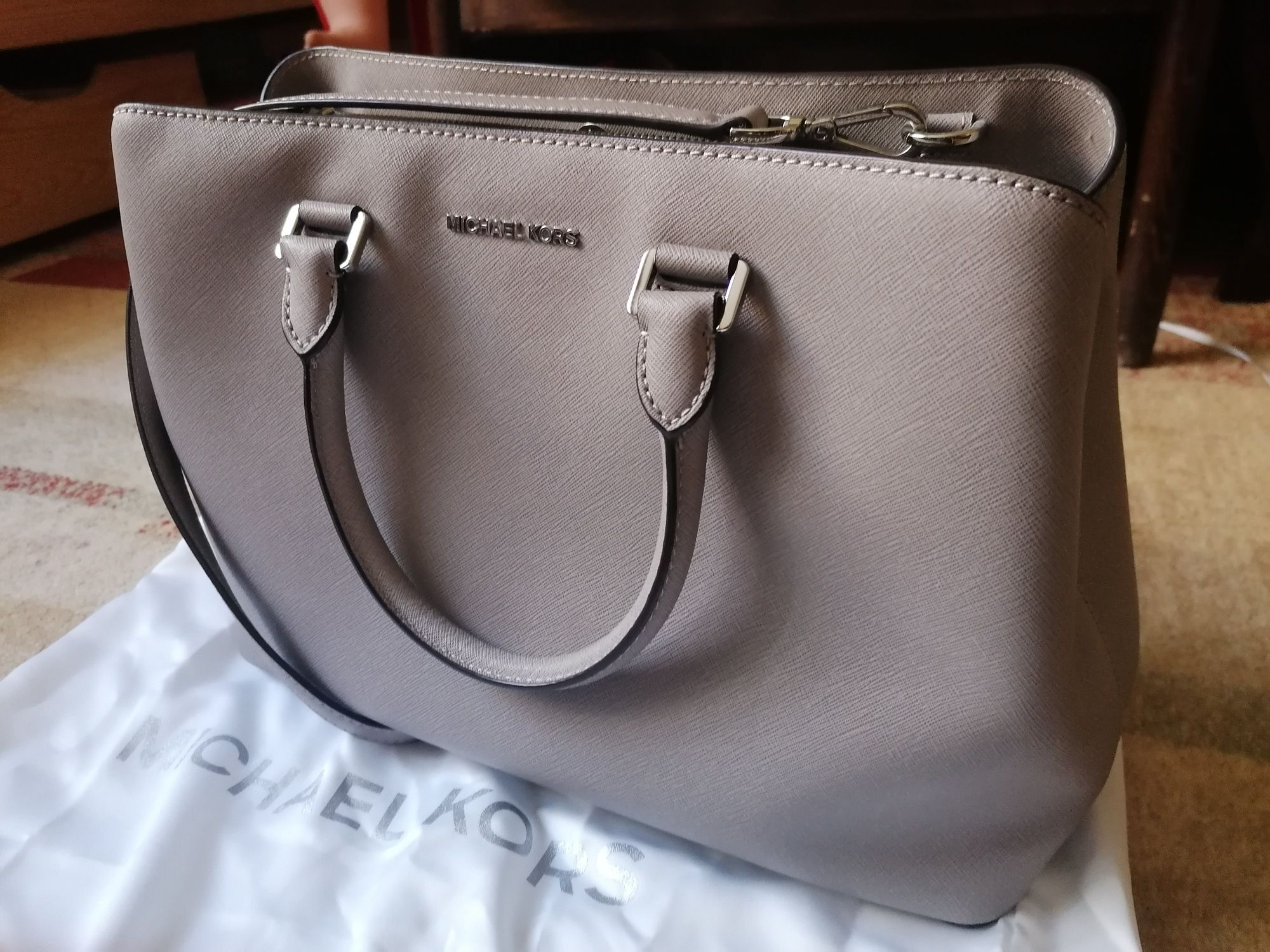 Torebka Michael Kors Savanah Pear Grey