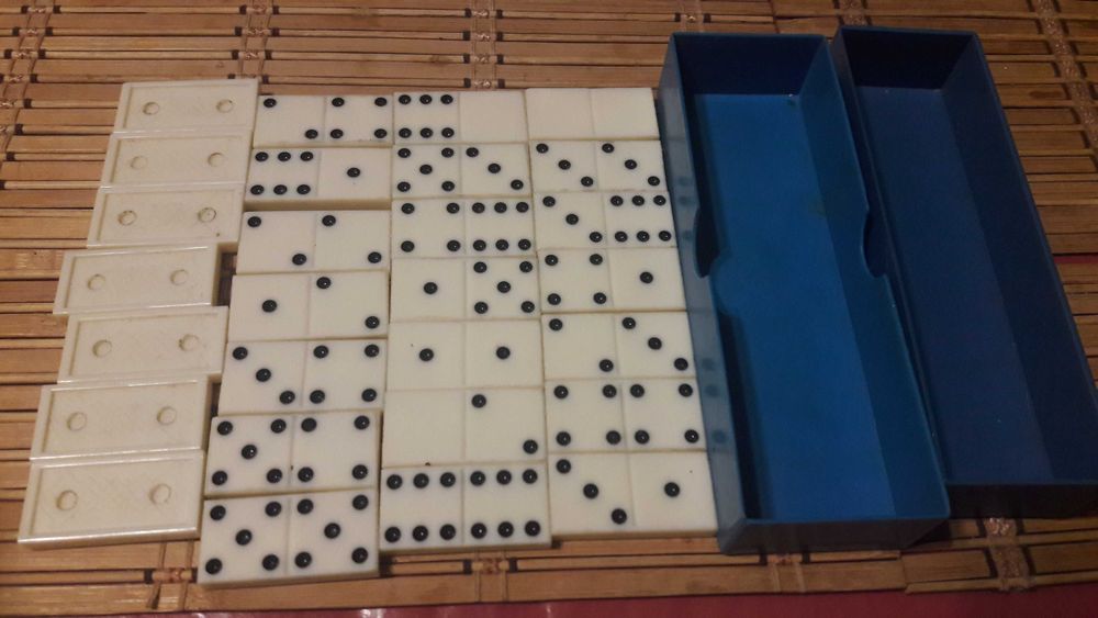 Продам настольную игру Домино.