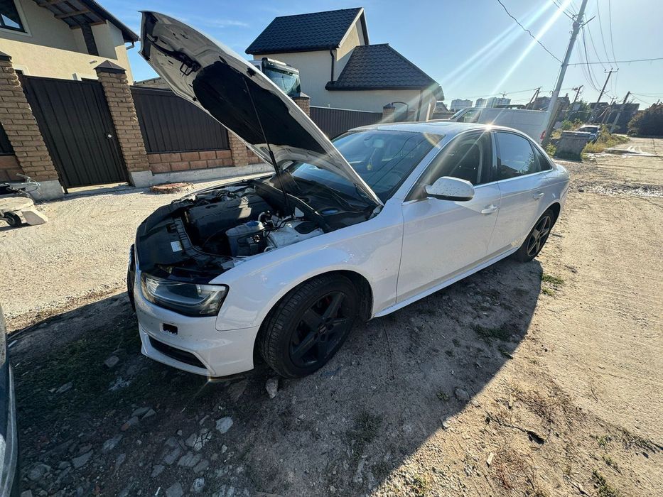 Продаю свою машину Audi A4 B8 2013 год. 2.0 Quattro .